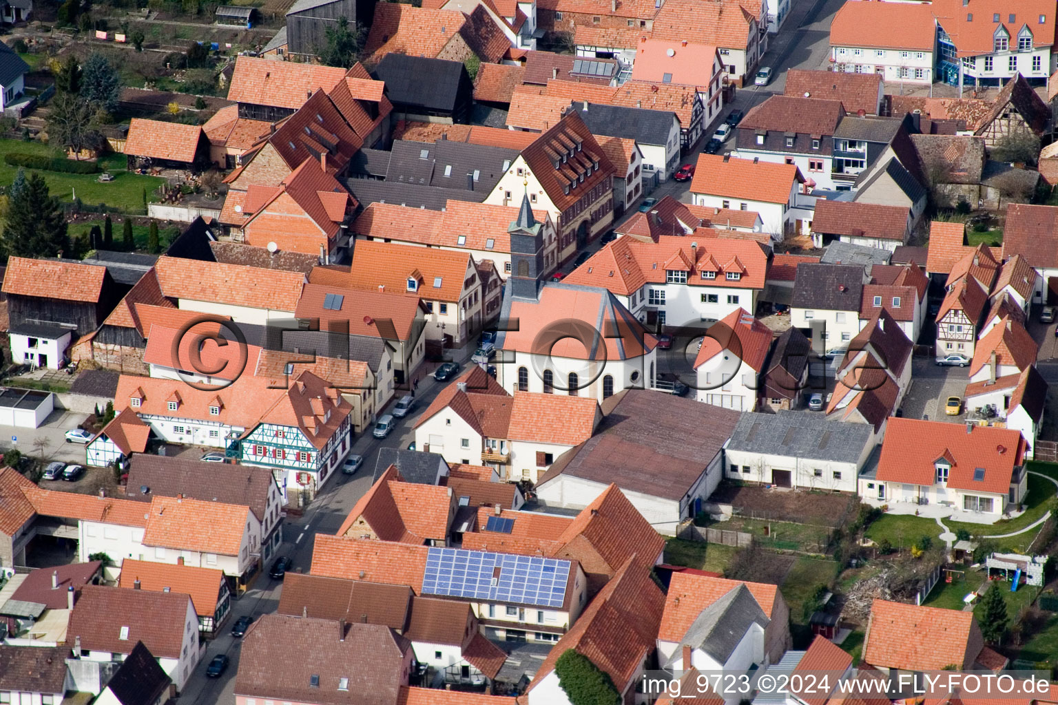 Luftbild von Offenbach an der Queich, Hauptstr im Bundesland Rheinland-Pfalz, Deutschland