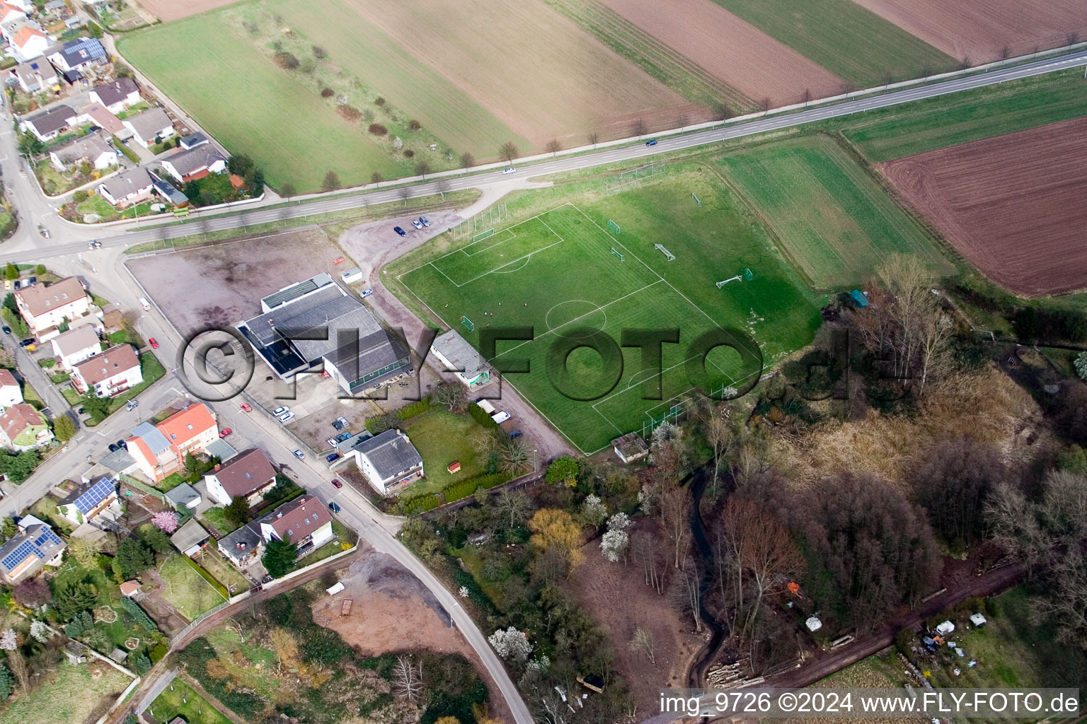 Drohnenbild von Offenbach an der Queich im Bundesland Rheinland-Pfalz, Deutschland