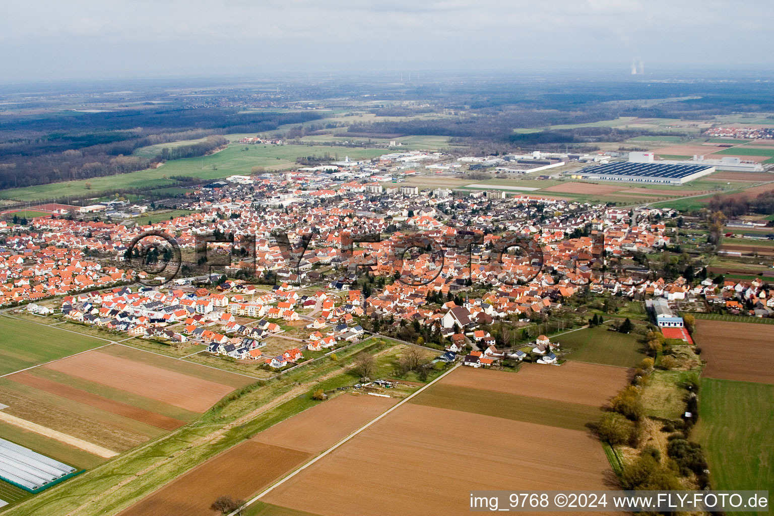 Luftbild von Offenbach an der Queich von Südosten im Bundesland Rheinland-Pfalz, Deutschland
