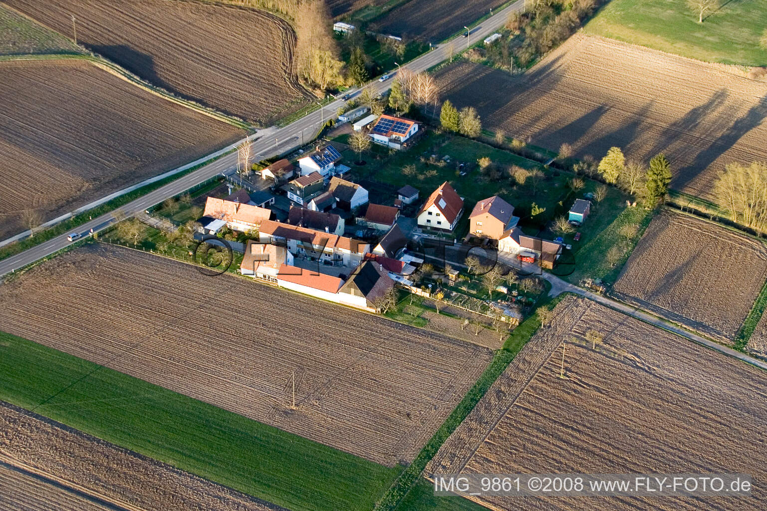 Minfeld, Welschhof im Bundesland Rheinland-Pfalz, Deutschland von der Drohne aus gesehen