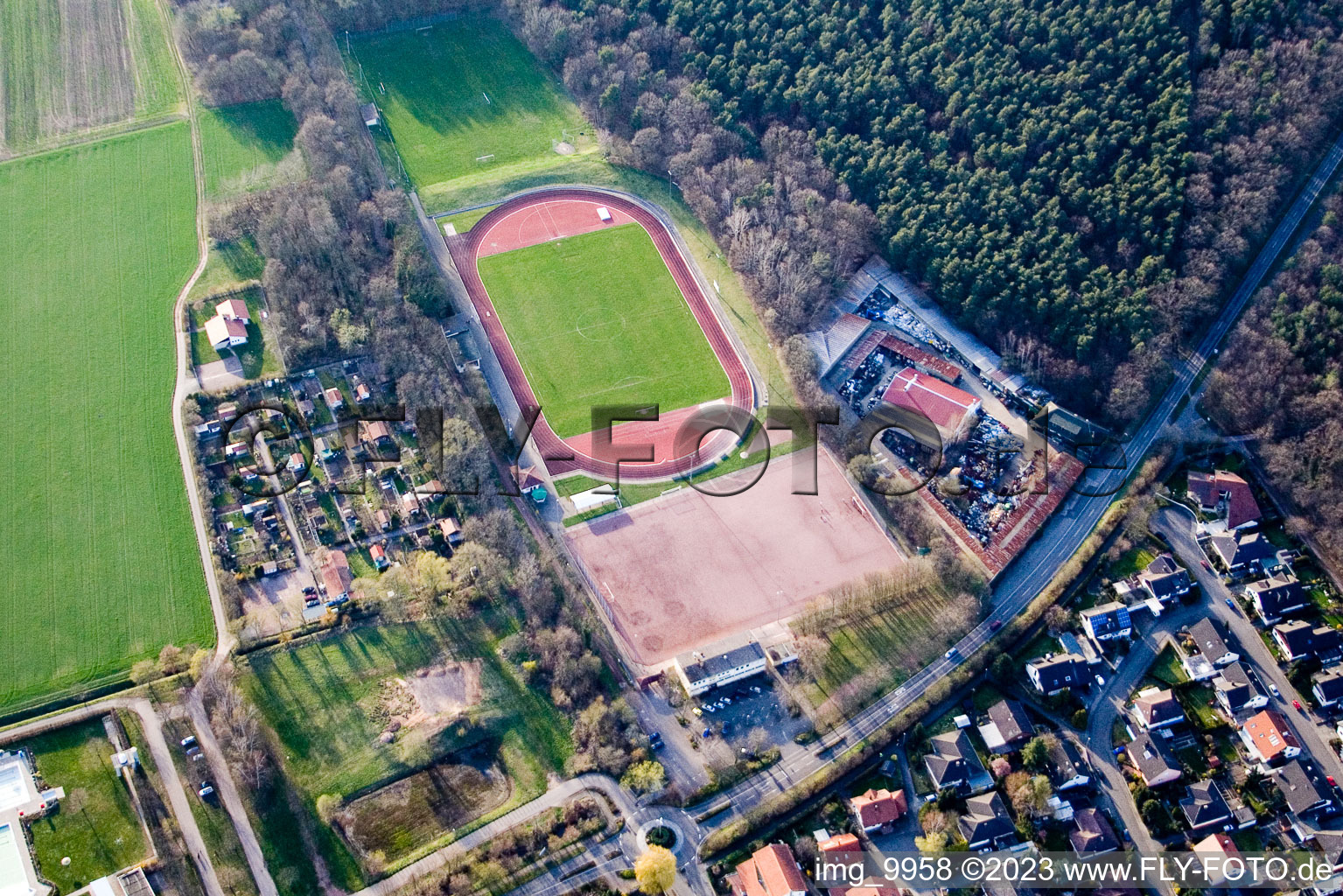 Luftbild von Bellheim, Sportplatz im Bundesland Rheinland-Pfalz, Deutschland