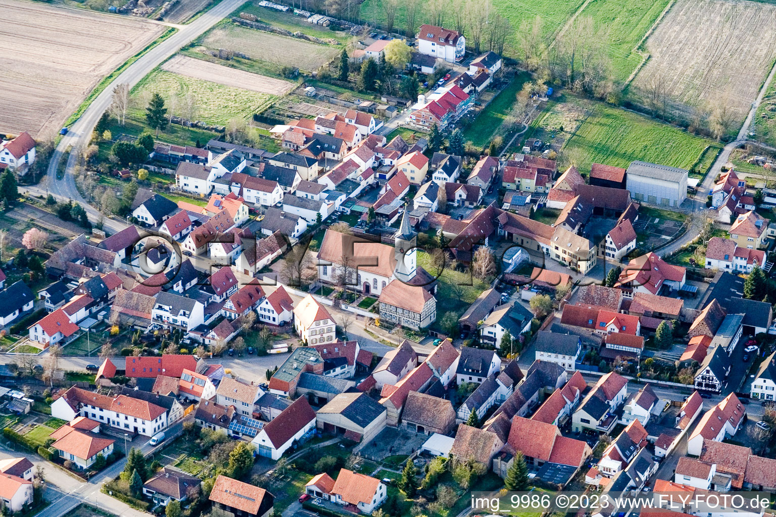 Schwegenheim im Bundesland Rheinland-Pfalz, Deutschland von der Drohne aus gesehen