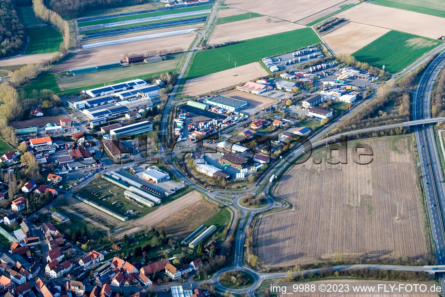 Harthausen im Bundesland Rheinland-Pfalz, Deutschland von der Drohne aus gesehen