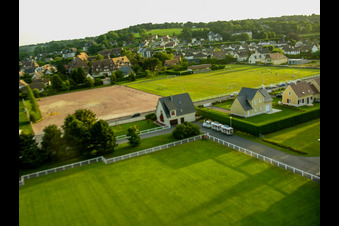 Villers-sur-Mer im Bundesland Calvados, Frankreich aus der Luft