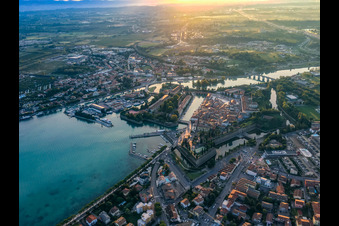Luftbild von Peschiera del Garda im Bundesland Verona, Italien