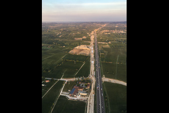 Luftbild von Pozzolengo im Bundesland Brescia, Italien