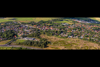 Panorama in der Auen- Niederung an der Nordseeküste in Sankt Peter-Ording im Ortsteil Olsdorf im Bundesland Schleswig-Holstein, Deutschland