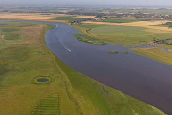 Luftbild von Naturschutzgebiet Oldensworter Vorland an der Eider im Ortsteil Hemmerdeich im Bundesland Schleswig-Holstein, Deutschland