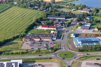 Gewerbegebiet und Firmenansiedlung Witzworter Straße in Friedrichstadt im Ortsteil Hörn im Bundesland Schleswig-Holstein, Deutschland