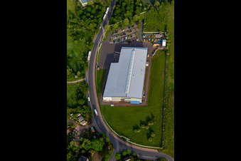 Gebäude und Produktionshallen auf dem Werksgelände des Maschinenbau- Unternehmens von ROCKINGER in Waltershausen im Ortsteil Hörselgau im Bundesland Thüringen, Deutschland