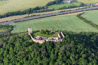 Burg Gleichen im Ortsteil Wandersleben in Drei Gleichen im Bundesland Thüringen, Deutschland von oben gesehen