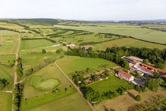 Luftbild von Gelände des Golfplatz " Drei Gleichen Mühlberg e.V. " in Mühlberg im Bundesland Thüringen, Deutschland