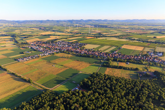 Freckenfeld von Südosten im Bundesland Rheinland-Pfalz, Deutschland