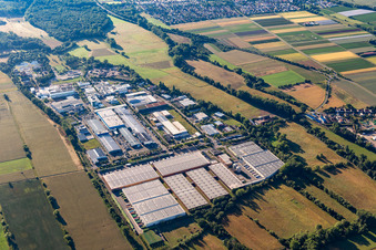 Michelin Reifenwerke im Ortsteil Mörlheim in Landau in der Pfalz im Bundesland Rheinland-Pfalz, Deutschland