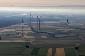 Windpark in Hatzenbühl im Bundesland Rheinland-Pfalz, Deutschland