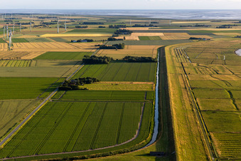 Schülpersieler Straße in Wesselburenerkoog im Bundesland Schleswig-Holstein, Deutschland