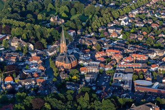Luftbild von St. Gudula Kirche in Rhede im Bundesland Nordrhein-Westfalen, Deutschland