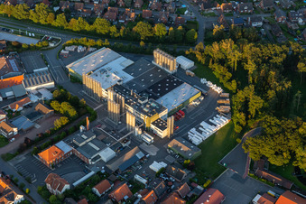 Firmengelände der Rehau AG + Co mit Hallen, Firmengebäuden und Produktionsstätten in Velen im Ortsteil Velen-Dorf im Bundesland Nordrhein-Westfalen, Deutschland