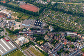 Gebäude und Produktionshallen auf dem Werksgelände Ehmer+Sonntag zwischen Ahlmannshof und Kleingärtnerverein Emschertal e.V. in Gelsenkirchen im Ortsteil Bismarck im Bundesland Nordrhein-Westfalen, Deutschland