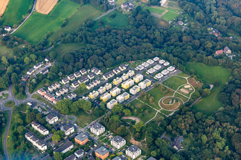 Parkanlage Spielplatz Kupferdreh an der Dilldorfer Höhe im Ortsteil Kupferdreh in Essen im Bundesland Nordrhein-Westfalen, Deutschland