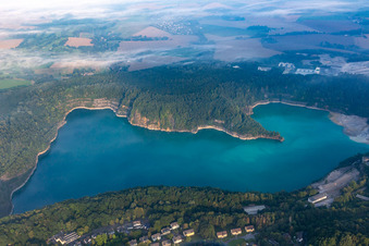 Gefluteter Tagebau des Lhoist Rheinkalk Werk Flandersbach in Wülfrath im Bundesland Nordrhein-Westfalen, Deutschland