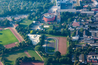 Ensemble der Sportplatzanlagen Bezirkssportanlage Weidenpesch, Führungs- und Schulungszentrum der Berufsfeuerwehr Köln im Ortsteil Weidenpesch in Köln im Bundesland Nordrhein-Westfalen, Deutschland