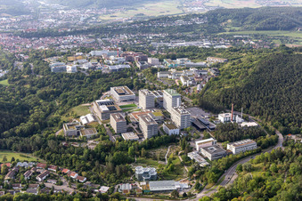 Luftbild von Campus- Gebäude der Universität Tübingen an der Schnarrenbergstraße in Tübingen im Bundesland Baden-Württemberg, Deutschland