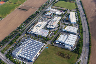 Industrie- und Gewerbegebiet mit Zeltwanger Maschinenbau GmbH, EUROMASTER GmbH, BayWa r.e. Solar Energy Systems GmbH und HIMMELWERK, Hoch- und Mittelfrequenzanlagen GmbH in Tübingen im Bundesland Baden-Württemberg, Deutschland