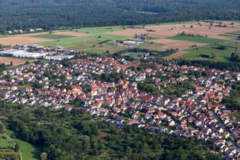 Ortübersicht aus Süden im Ortsteil Pfrondorf in Tübingen im Bundesland Baden-Württemberg, Deutschland