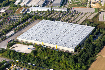 Daimler LogistikCenter im Ortsteil Jettenburg in Kusterdingen im Bundesland Baden-Württemberg, Deutschland