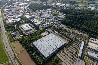 Gebäudekomplex und Gelände des Logistikzentrums Daimler AG LogistikCenter in Kusterdingen im Ortsteil Jettenburg im Bundesland Baden-Württemberg, Deutschland