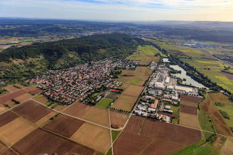 Ortsansicht von Westen mit Industriegebiet Rittweg im Ortsteil Hirschau in Tübingen im Bundesland Baden-Württemberg, Deutschland