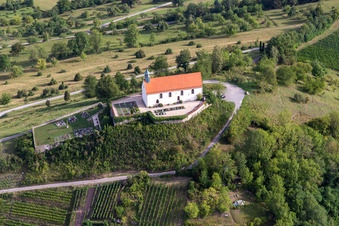 Schrägluftbild von Wurmlinger Sankt Remigius Kapelle im Ortsteil Wurmlingen in Rottenburg am Neckar im Bundesland Baden-Württemberg, Deutschland