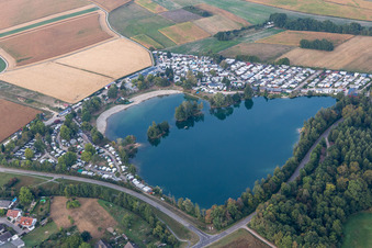 Luftbild von Wohnwagen und Zelte- Campingplatz - und Zeltplatz Adam oHG im Ortsteil Oberbruch in Bühl im Bundesland Baden-Württemberg, Deutschland