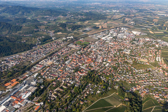 Stadtgebiet mit Außenbezirken und Innenstadtbereich in Oberkirch im Ortsteil Gaisbach im Bundesland Baden-Württemberg, Deutschland