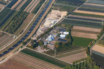 Betonwerk Renchtal GmbH & Co. KG neben der Kläranlage Oberkirch in Oberkirch im Bundesland Baden-Württemberg, Deutschland