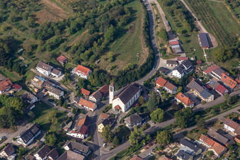 Heilig-Kreuz-Kirche im Ortsteil Ebersweier in Durbach im Bundesland Baden-Württemberg, Deutschland