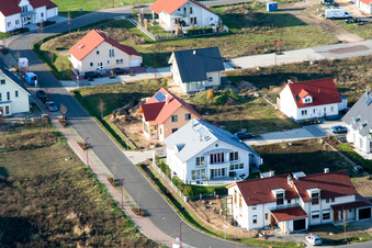 Neubaugebiet An den Tongruben in Rheinzabern im Bundesland Rheinland-Pfalz, Deutschland aus der Luft betrachtet