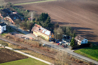 Gegenüber Schaidter Bahnhof in Steinfeld im Bundesland Rheinland-Pfalz, Deutschland