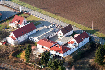 Gewerbegebiet am Bahnhof Schaidt in Steinfeld im Bundesland Rheinland-Pfalz, Deutschland