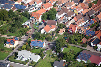 Dorf - Ansicht im Ortsteil Heuchelheim in Heuchelheim-Klingen im Bundesland Rheinland-Pfalz, Deutschland