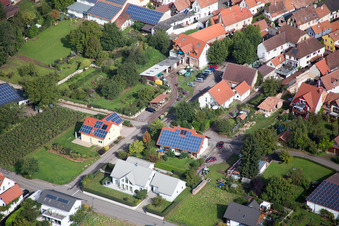 Drohnenbild von Ortsteil Heuchelheim in Heuchelheim-Klingen im Bundesland Rheinland-Pfalz, Deutschland