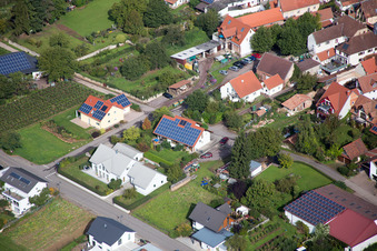 Ortsteil Heuchelheim in Heuchelheim-Klingen im Bundesland Rheinland-Pfalz, Deutschland von einer Drohne aus