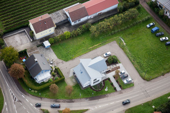 Drohnenbild von Ortsteil Heuchelheim in Heuchelheim-Klingen im Bundesland Rheinland-Pfalz, Deutschland