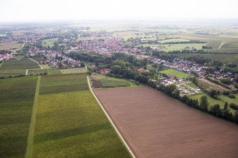 Ortsteil Ingenheim in Billigheim-Ingenheim im Bundesland Rheinland-Pfalz, Deutschland von oben