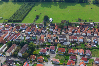 Schrägluftbild von Saarstr in Kandel im Bundesland Rheinland-Pfalz, Deutschland