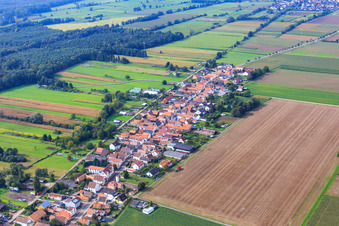 Luftbild von Saarstraße Ortsausgang nach W in Kandel im Bundesland Rheinland-Pfalz, Deutschland
