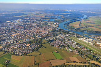 Stadtübersicht aus Süden in Speyer im Bundesland Rheinland-Pfalz, Deutschland