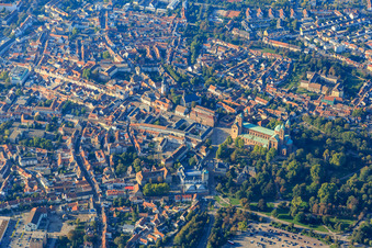 Maximilianstraße vom Altpörtel bis zum Domplatz in Speyer im Bundesland Rheinland-Pfalz, Deutschland