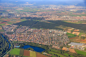 Ortsansicht aus Südwesten in Ketsch im Bundesland Baden-Württemberg, Deutschland
